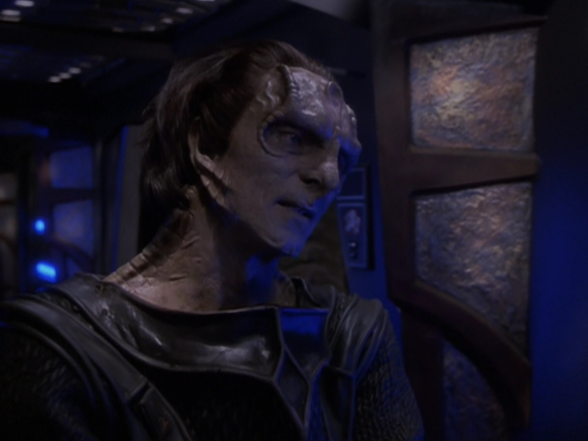 extant_StarTrek_DS9_6x06-SacrificeOfAngels_03448.jpg