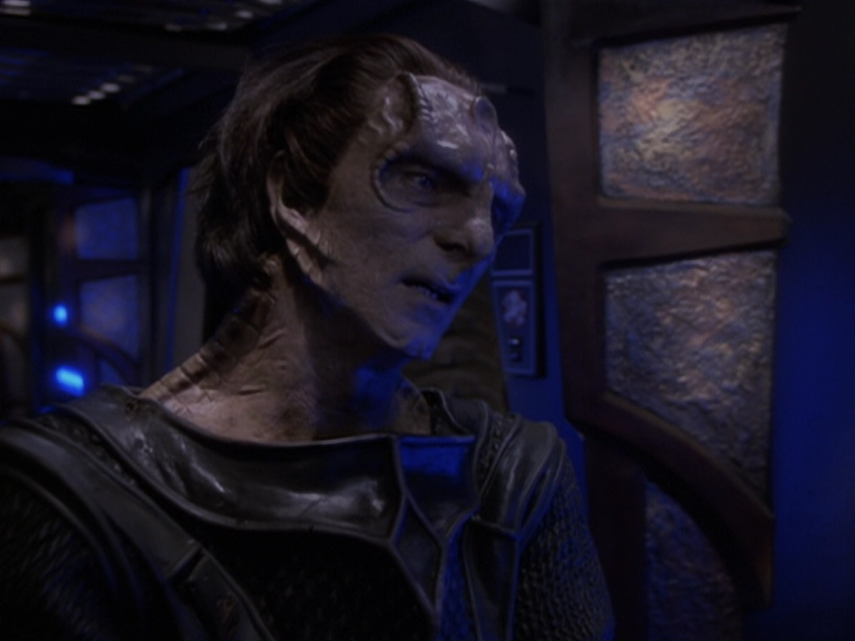 extant_StarTrek_DS9_6x06-SacrificeOfAngels_03449.jpg