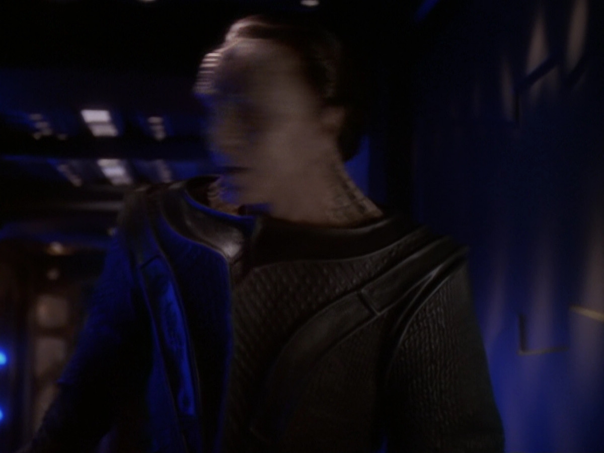 extant_StarTrek_DS9_6x06-SacrificeOfAngels_03488.jpg