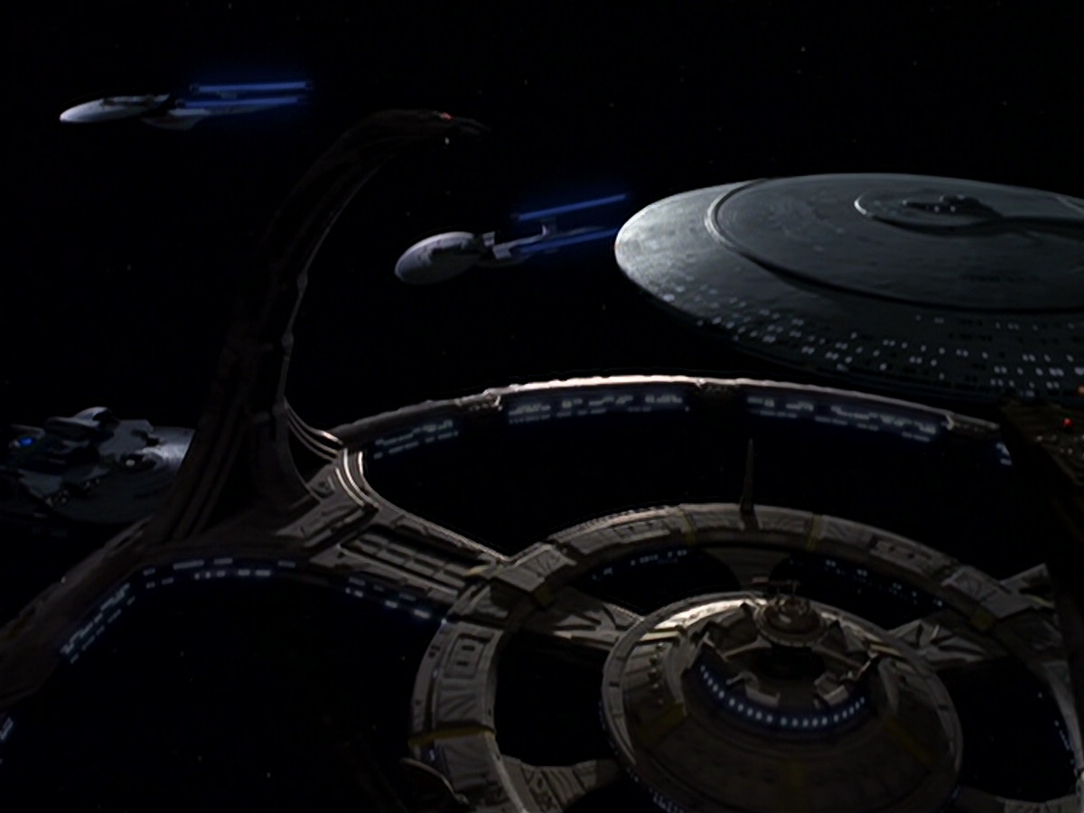 extant_StarTrek_DS9_6x06-SacrificeOfAngels_03537.jpg