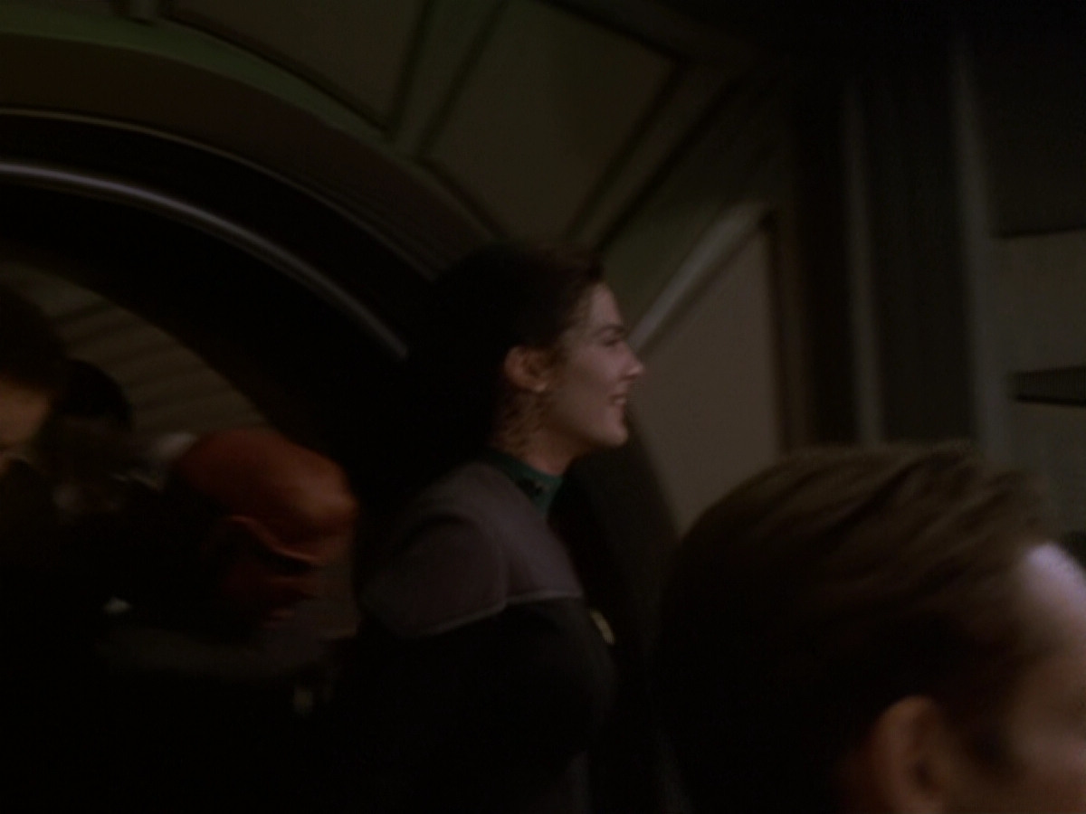extant_StarTrek_DS9_6x06-SacrificeOfAngels_03545.jpg