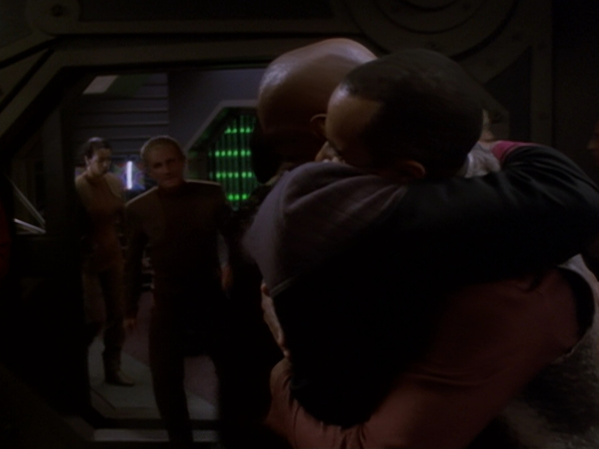 extant_StarTrek_DS9_6x06-SacrificeOfAngels_03553.jpg