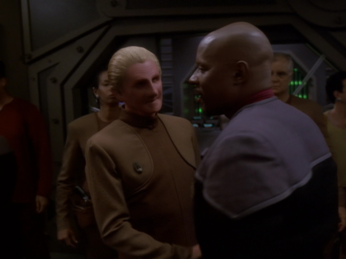 extant_StarTrek_DS9_6x06-SacrificeOfAngels_03558.jpg