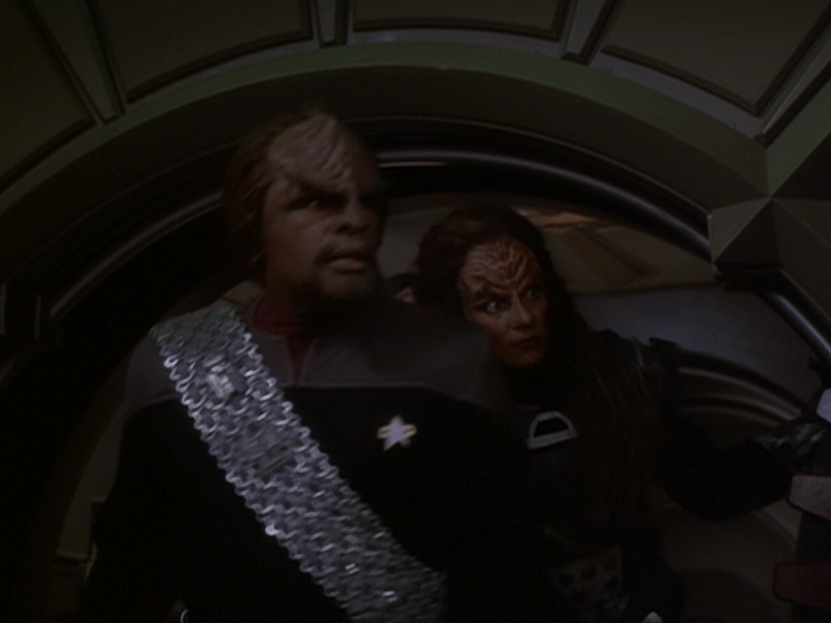 extant_StarTrek_DS9_6x06-SacrificeOfAngels_03563.jpg