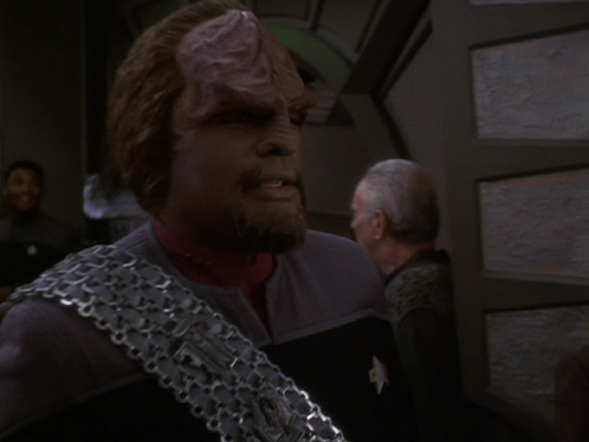 extant_StarTrek_DS9_6x06-SacrificeOfAngels_03572.jpg