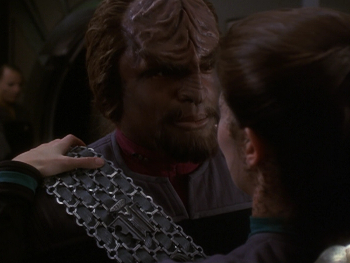 extant_StarTrek_DS9_6x06-SacrificeOfAngels_03578.jpg