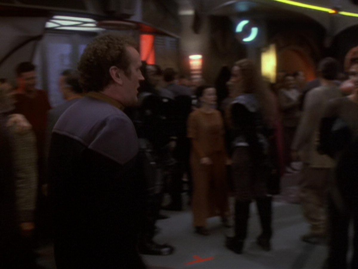 extant_StarTrek_DS9_6x06-SacrificeOfAngels_03583.jpg