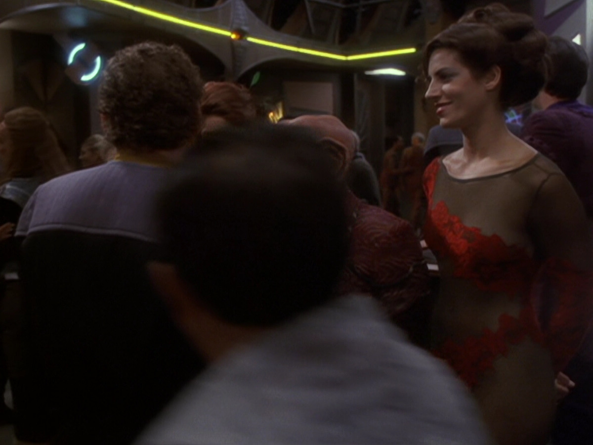 extant_StarTrek_DS9_6x06-SacrificeOfAngels_03587.jpg
