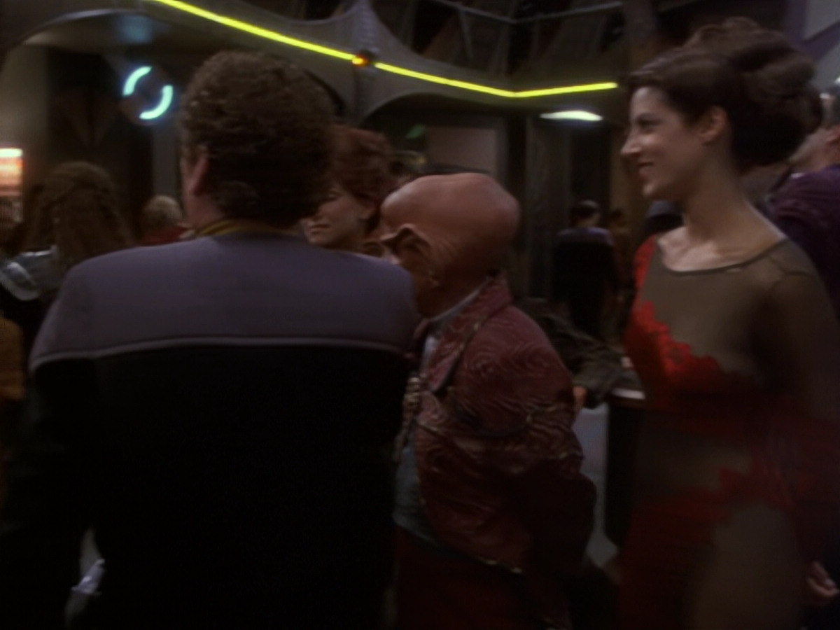 extant_StarTrek_DS9_6x06-SacrificeOfAngels_03589.jpg