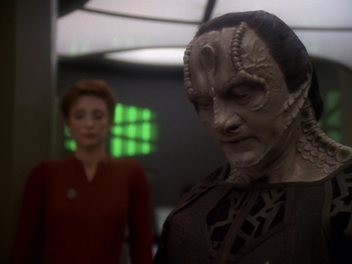extant_StarTrek_DS9_6x06-SacrificeOfAngels_03642.jpg