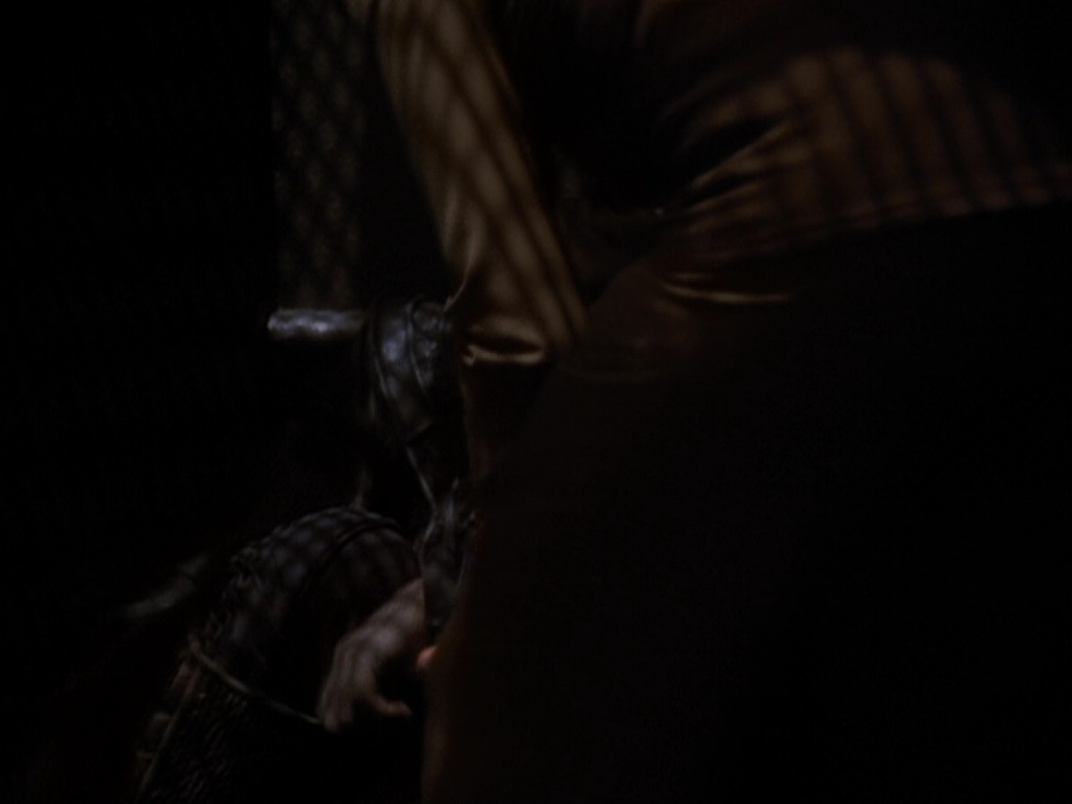 extant_StarTrek_DS9_6x06-SacrificeOfAngels_03702.jpg