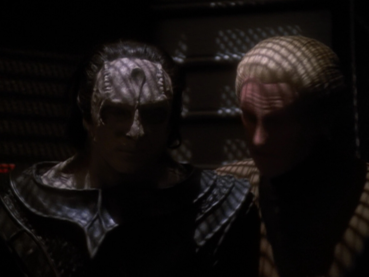 extant_StarTrek_DS9_6x06-SacrificeOfAngels_03714.jpg