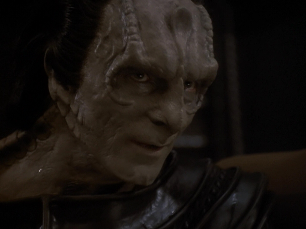 extant_StarTrek_DS9_6x06-SacrificeOfAngels_03722.jpg