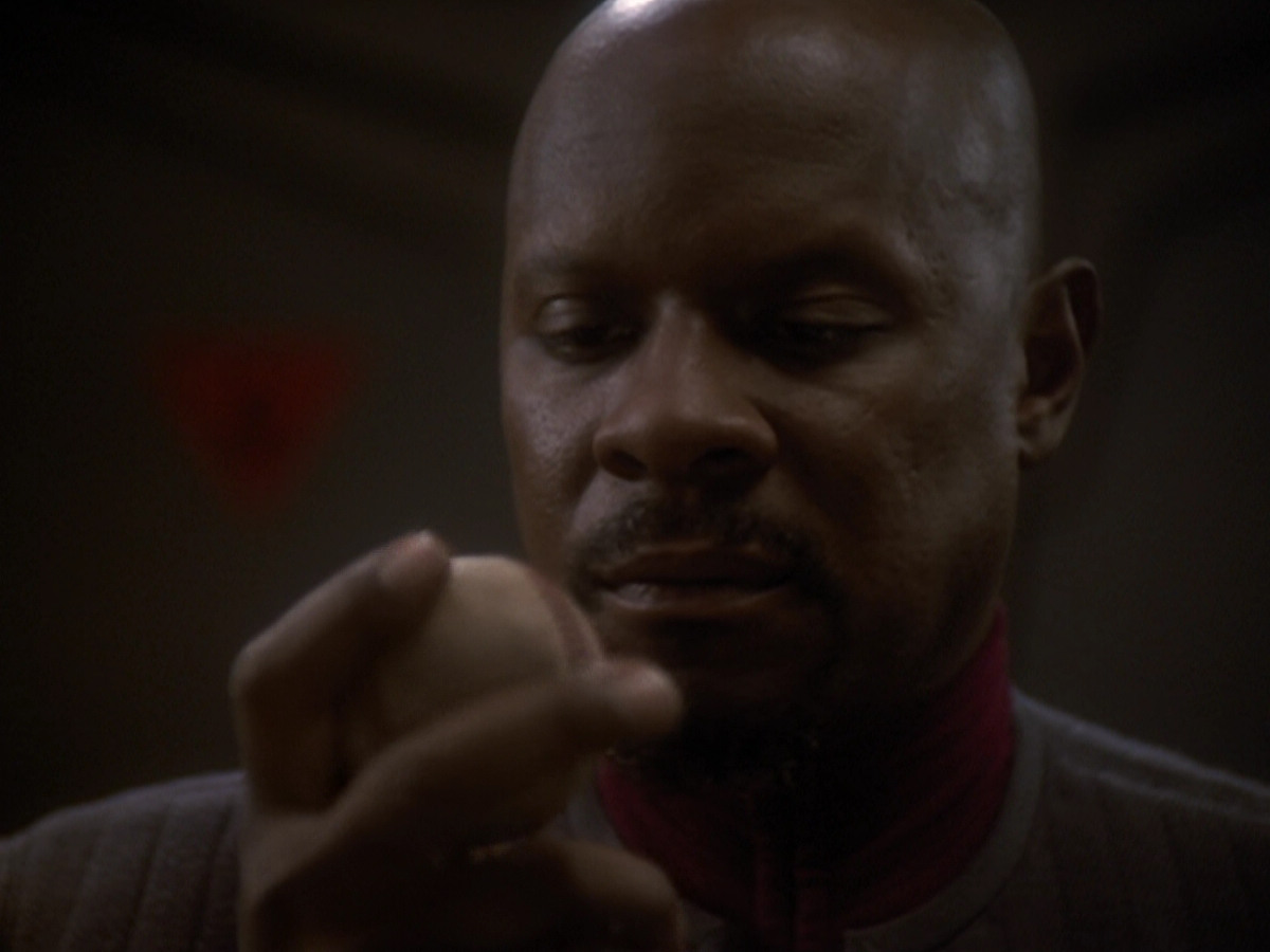 extant_StarTrek_DS9_6x06-SacrificeOfAngels_03747.jpg