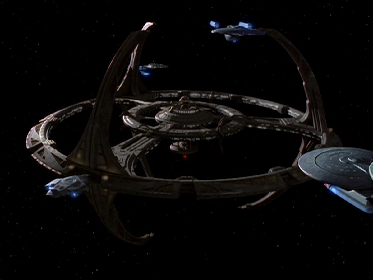 extant_StarTrek_DS9_6x06-SacrificeOfAngels_03750.jpg