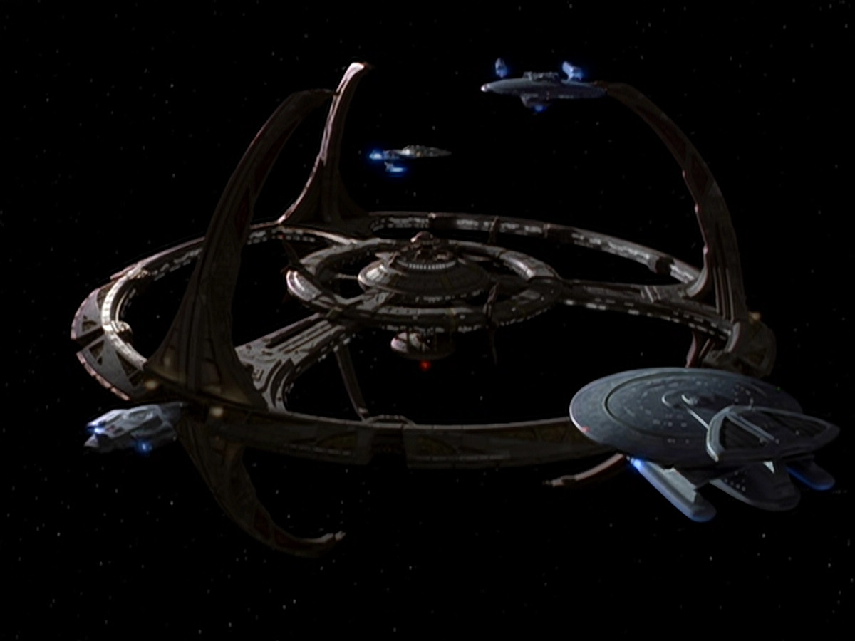 extant_StarTrek_DS9_6x06-SacrificeOfAngels_03754.jpg