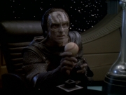 extant_StarTrek_DS9_6x06-SacrificeOfAngels_01450.jpg
