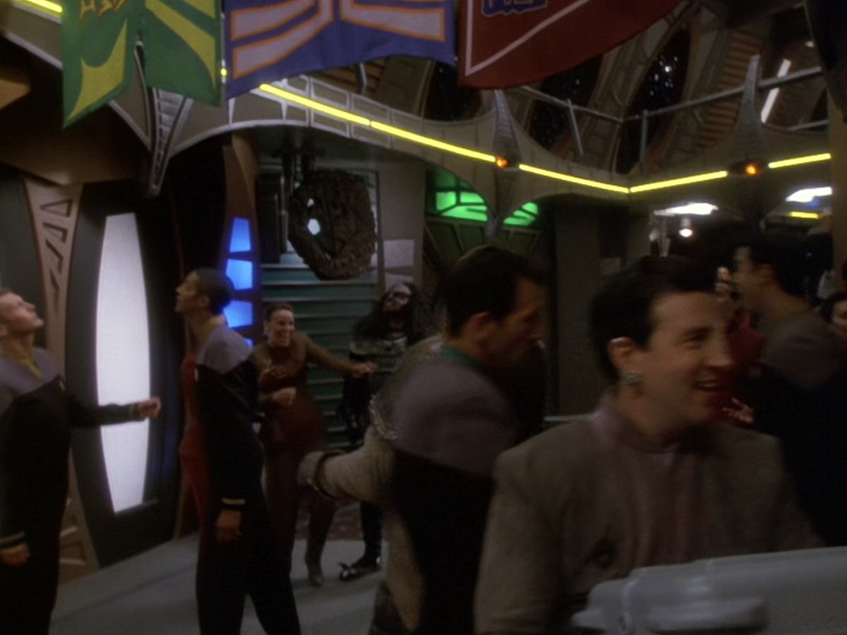 extant_StarTrek_DS9_6x07-YouAreCordiallyInvited_00014.jpg