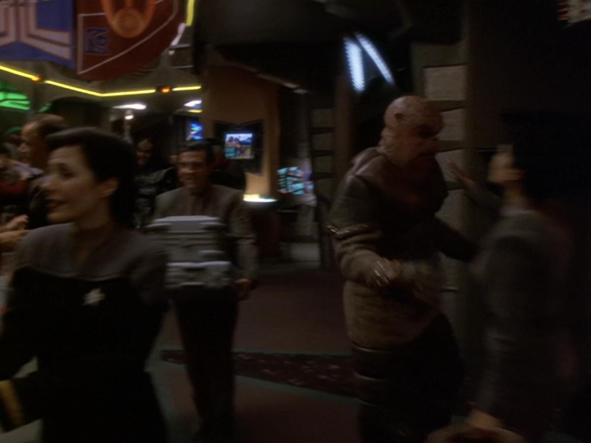 extant_StarTrek_DS9_6x07-YouAreCordiallyInvited_00019.jpg