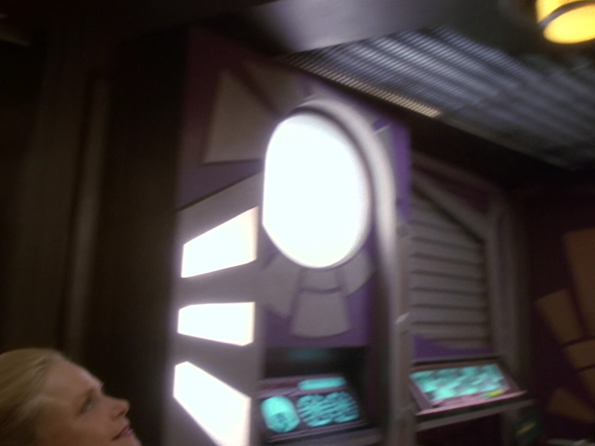 extant_StarTrek_DS9_6x07-YouAreCordiallyInvited_00027.jpg