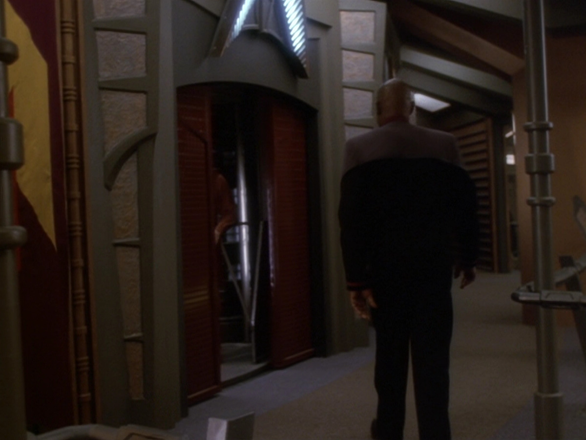 extant_StarTrek_DS9_6x07-YouAreCordiallyInvited_00044.jpg