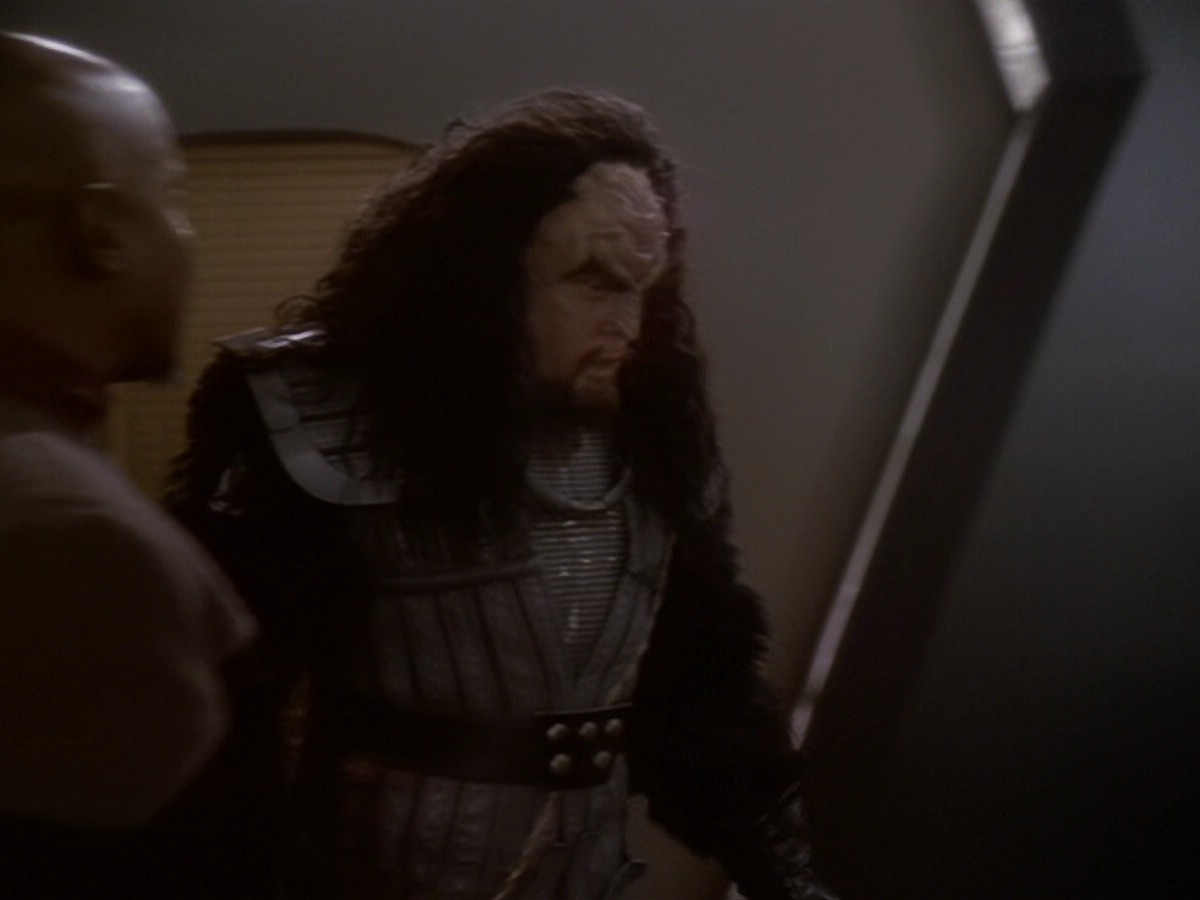 extant_StarTrek_DS9_6x07-YouAreCordiallyInvited_00163.jpg