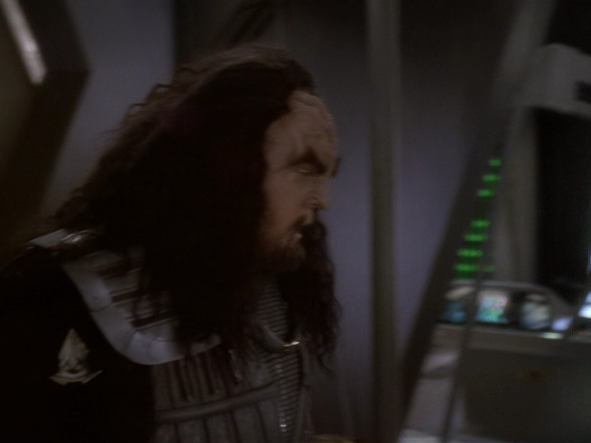 extant_StarTrek_DS9_6x07-YouAreCordiallyInvited_00165.jpg
