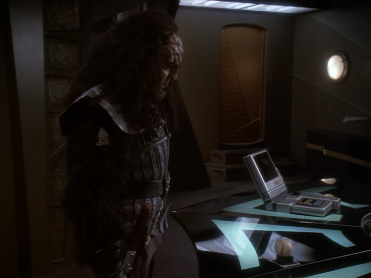 extant_StarTrek_DS9_6x07-YouAreCordiallyInvited_00204.jpg