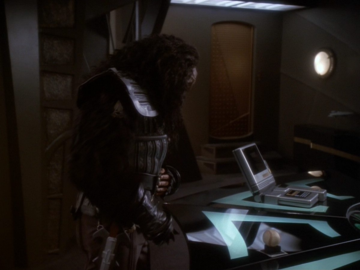 extant_StarTrek_DS9_6x07-YouAreCordiallyInvited_00212.jpg