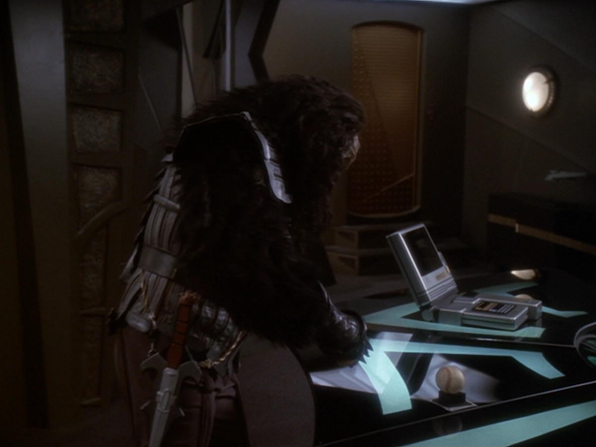 extant_StarTrek_DS9_6x07-YouAreCordiallyInvited_00214.jpg