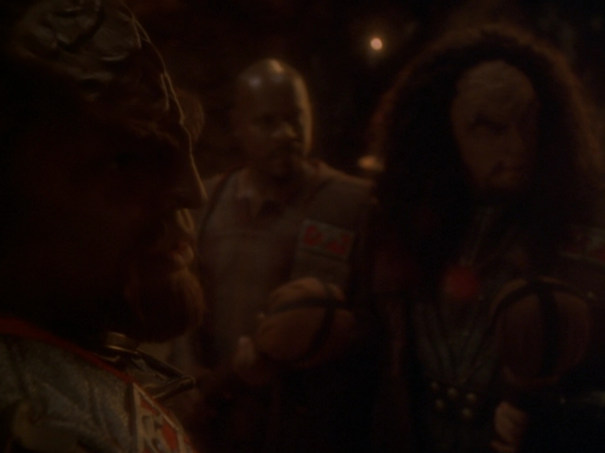 extant_StarTrek_DS9_6x07-YouAreCordiallyInvited_01361.jpg