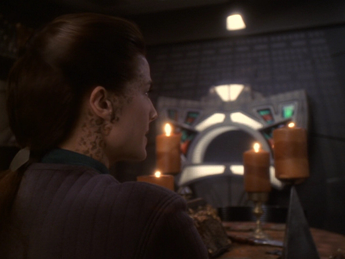 extant_StarTrek_DS9_6x07-YouAreCordiallyInvited_01767.jpg