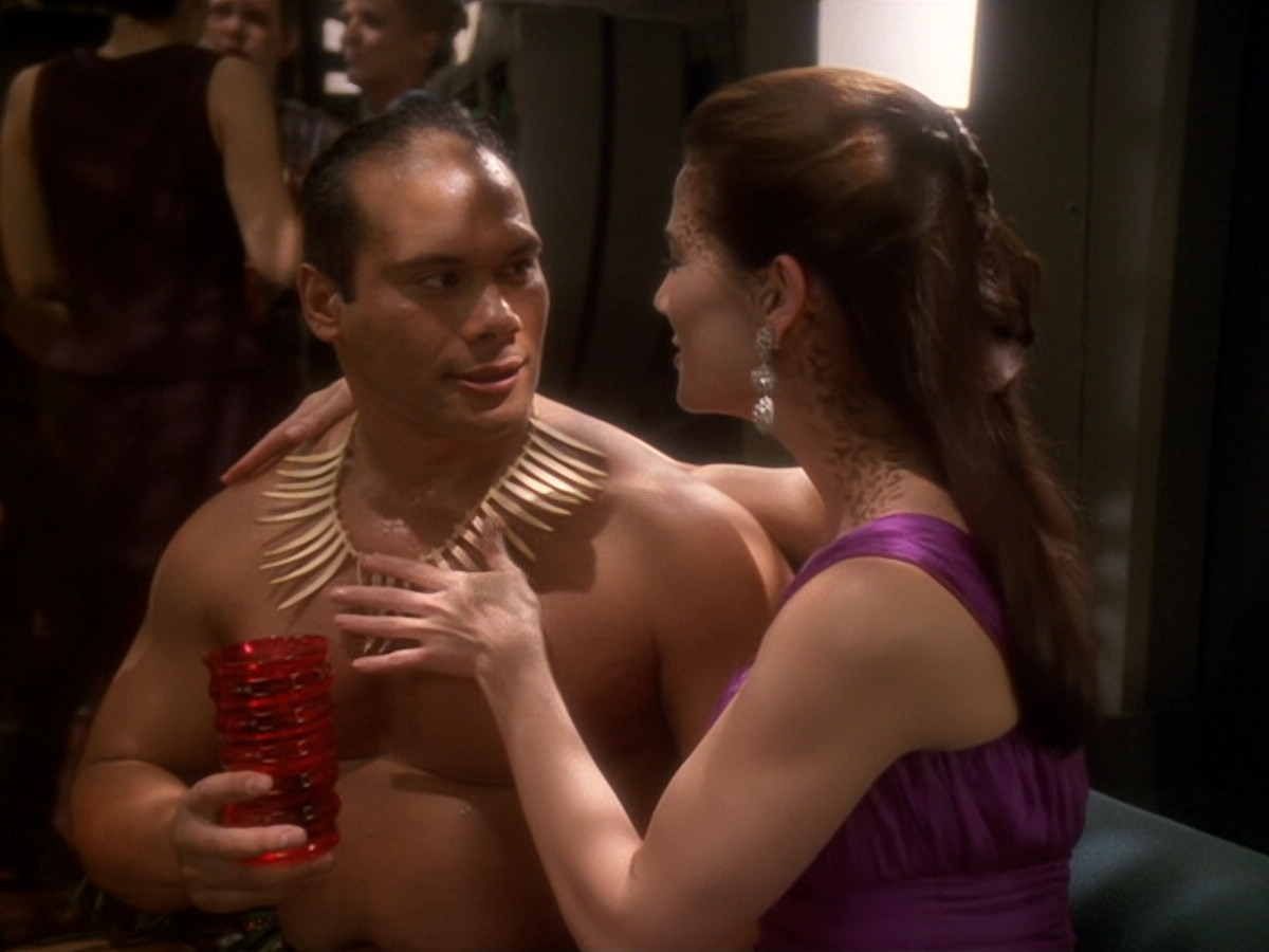 extant_StarTrek_DS9_6x07-YouAreCordiallyInvited_02365.jpg