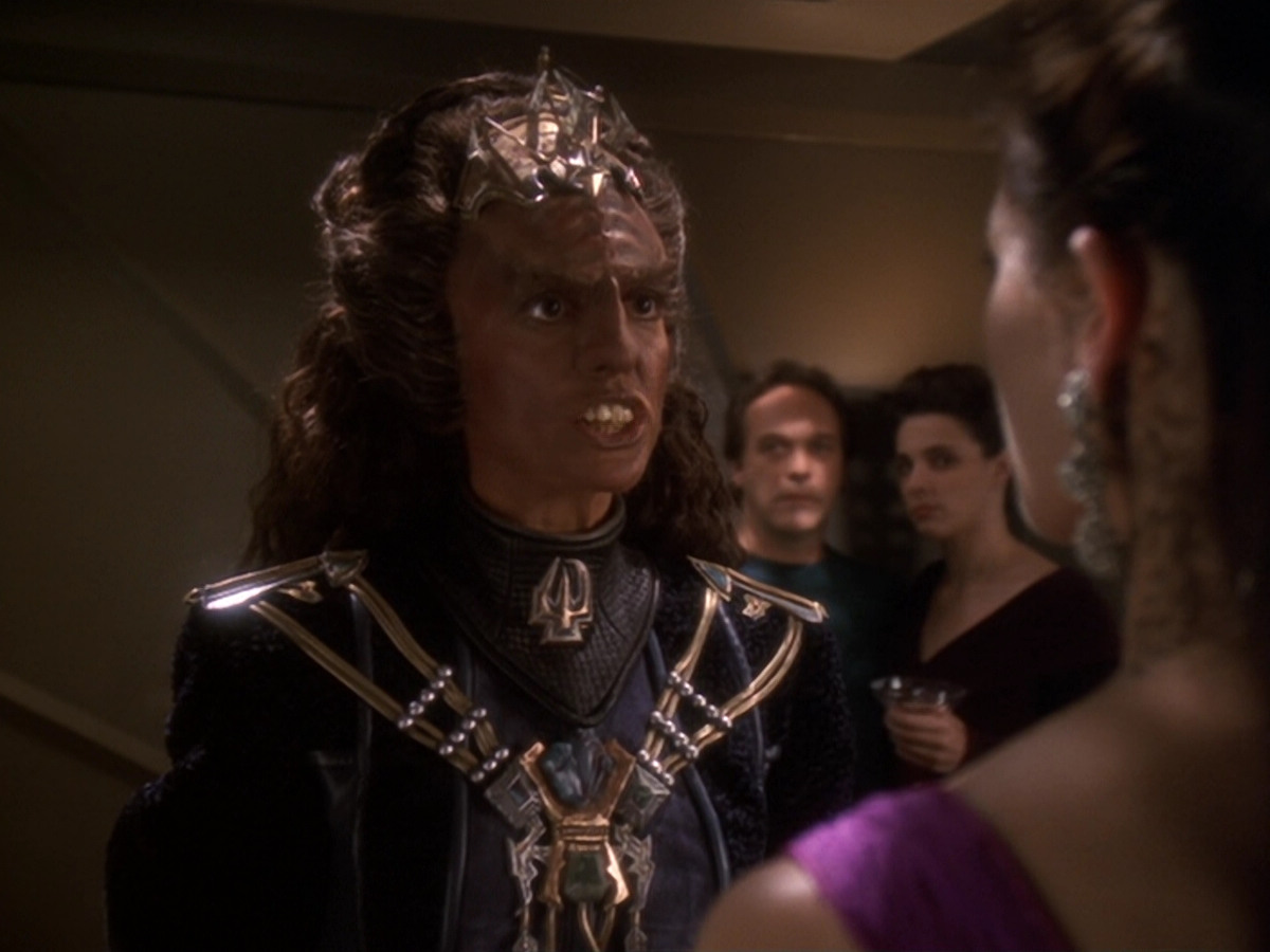 extant_StarTrek_DS9_6x07-YouAreCordiallyInvited_02394.jpg