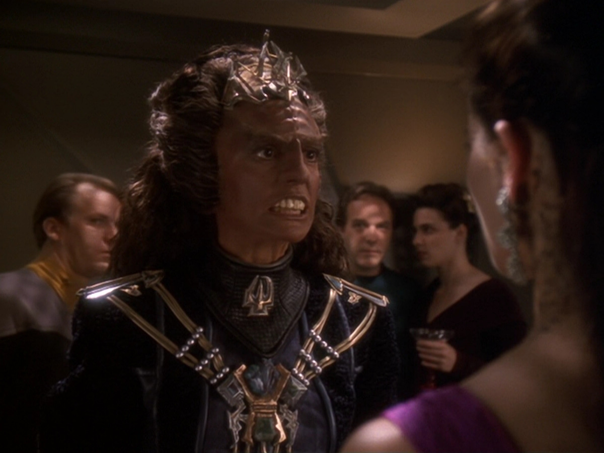 extant_StarTrek_DS9_6x07-YouAreCordiallyInvited_02415.jpg