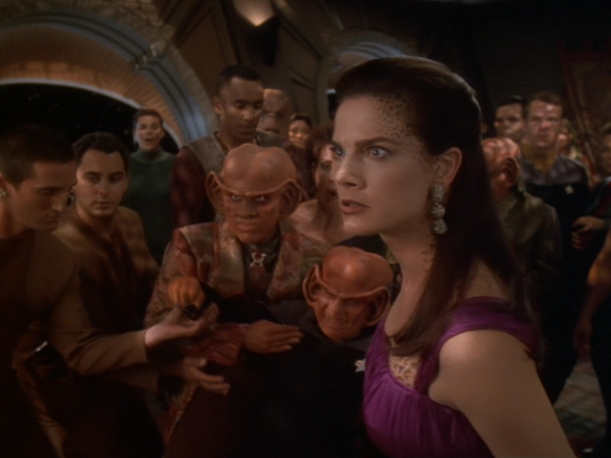 extant_StarTrek_DS9_6x07-YouAreCordiallyInvited_02426.jpg