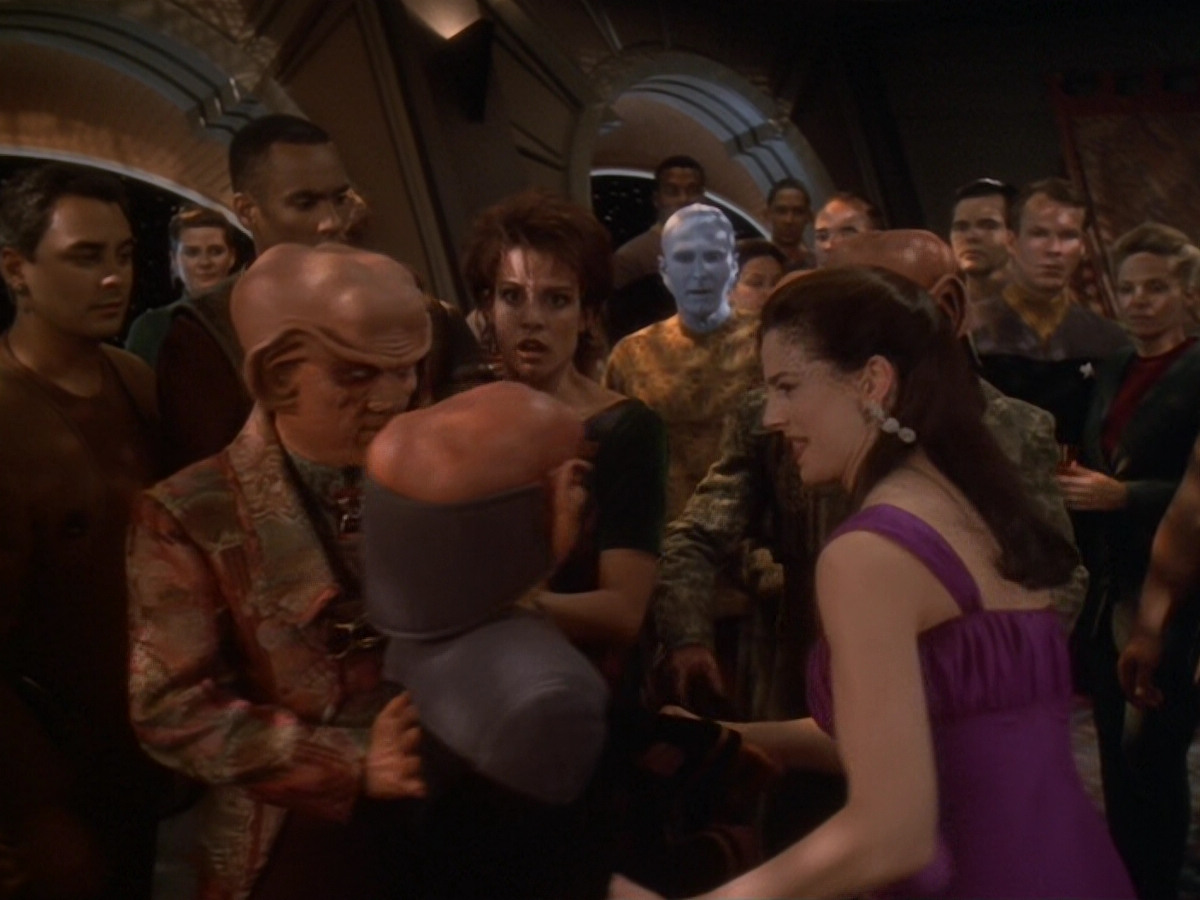 extant_StarTrek_DS9_6x07-YouAreCordiallyInvited_02448.jpg