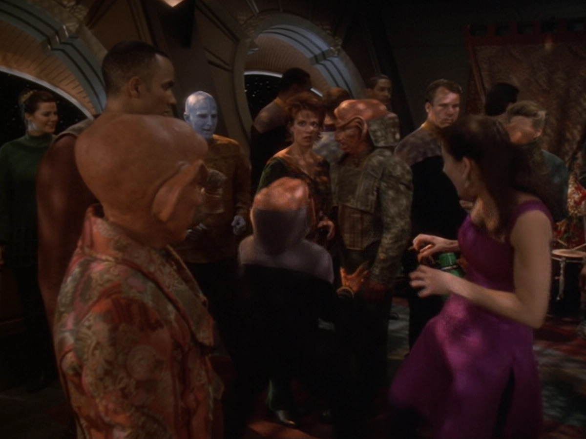 extant_StarTrek_DS9_6x07-YouAreCordiallyInvited_02454.jpg