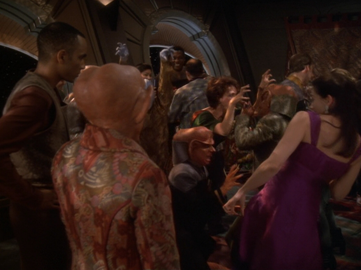 extant_StarTrek_DS9_6x07-YouAreCordiallyInvited_02461.jpg