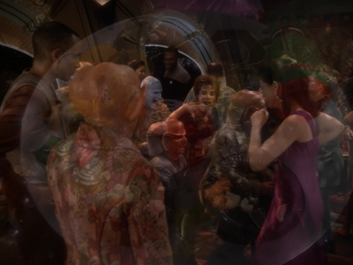 extant_StarTrek_DS9_6x07-YouAreCordiallyInvited_02464.jpg