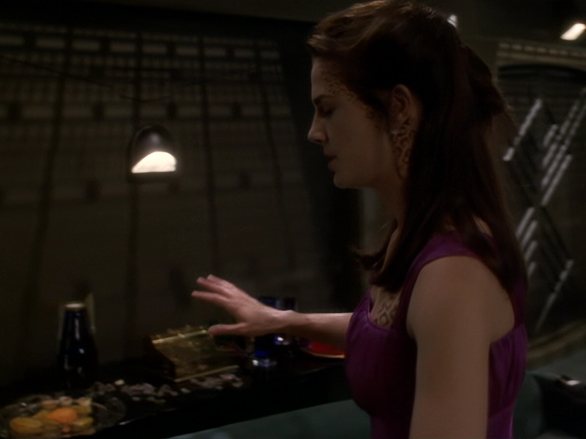 extant_StarTrek_DS9_6x07-YouAreCordiallyInvited_02475.jpg