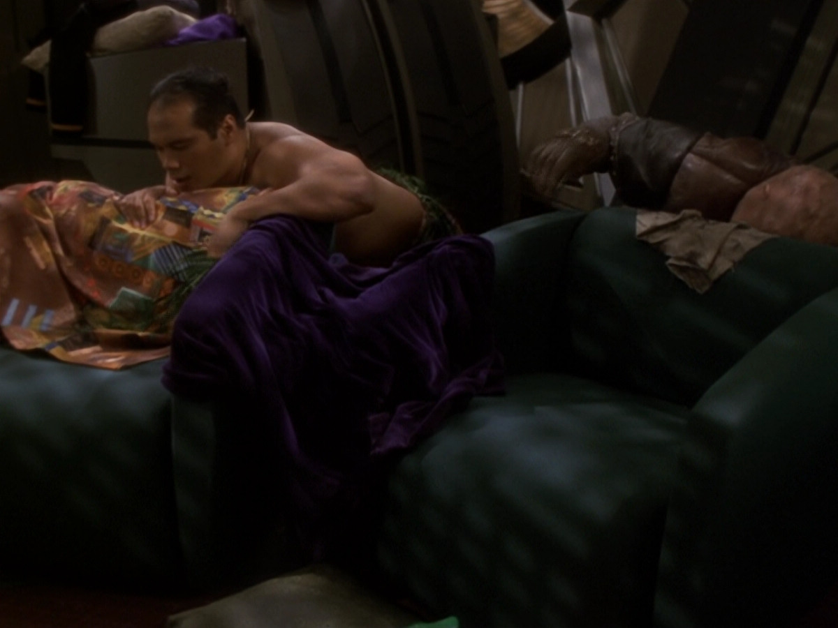 extant_StarTrek_DS9_6x07-YouAreCordiallyInvited_02483.jpg