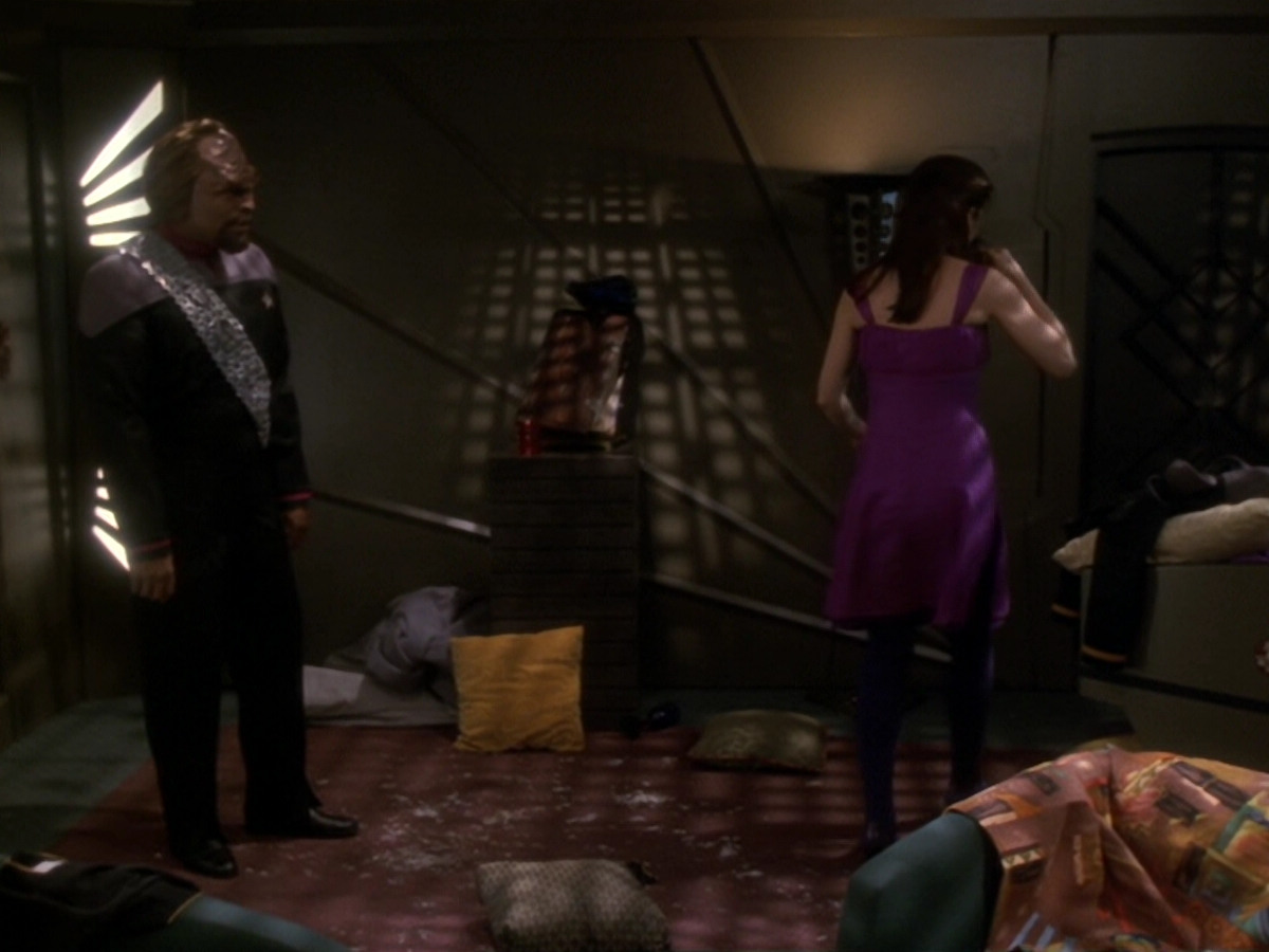extant_StarTrek_DS9_6x07-YouAreCordiallyInvited_02556.jpg