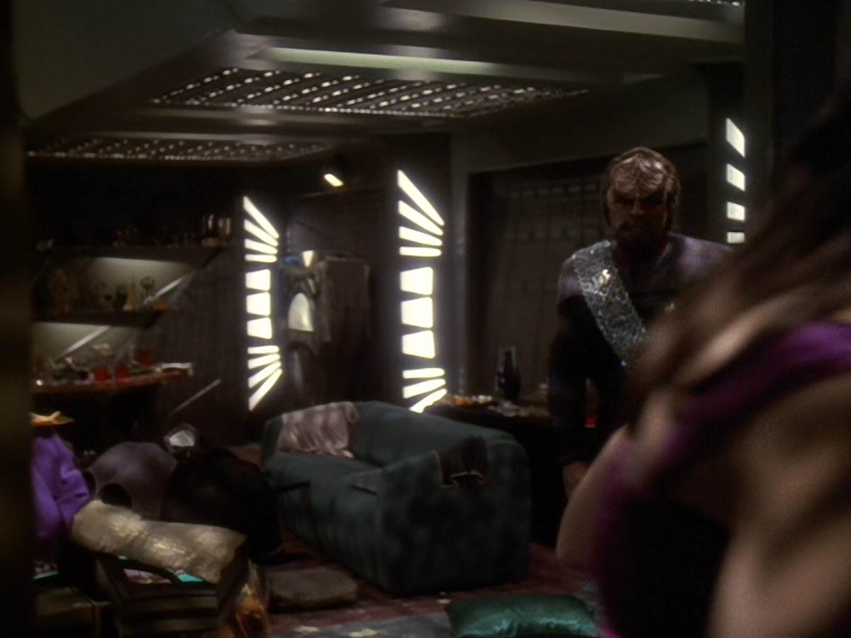 extant_StarTrek_DS9_6x07-YouAreCordiallyInvited_02564.jpg
