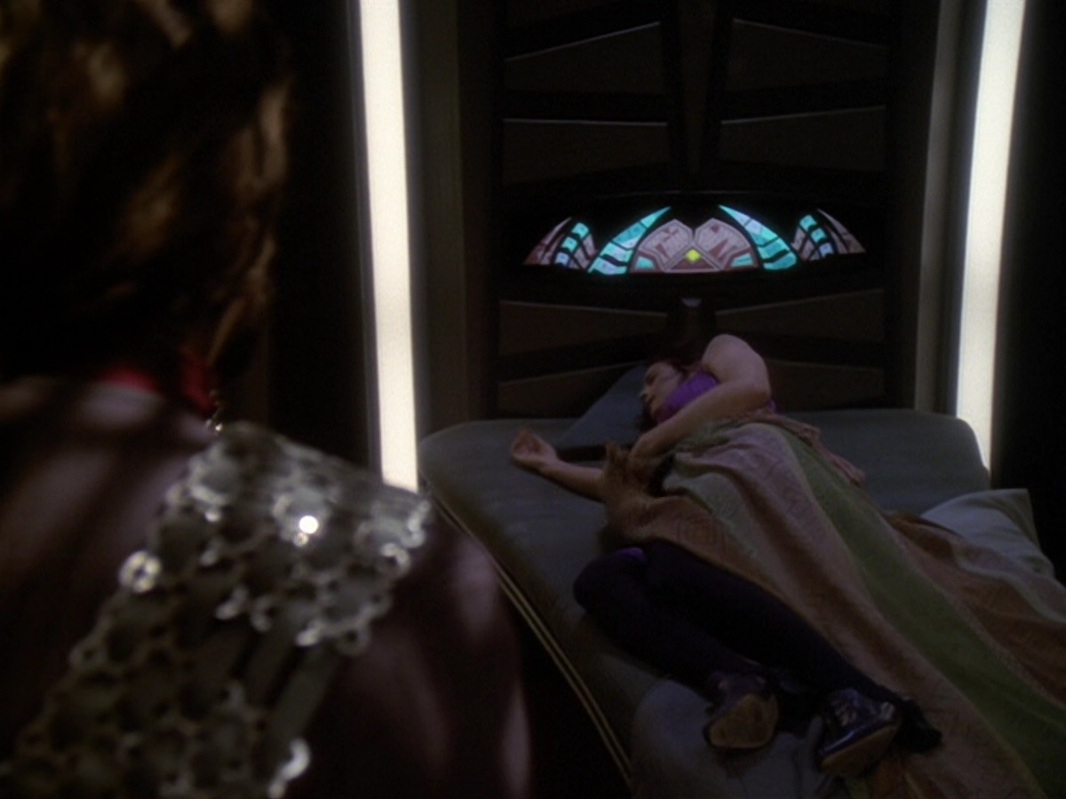 extant_StarTrek_DS9_6x07-YouAreCordiallyInvited_02578.jpg