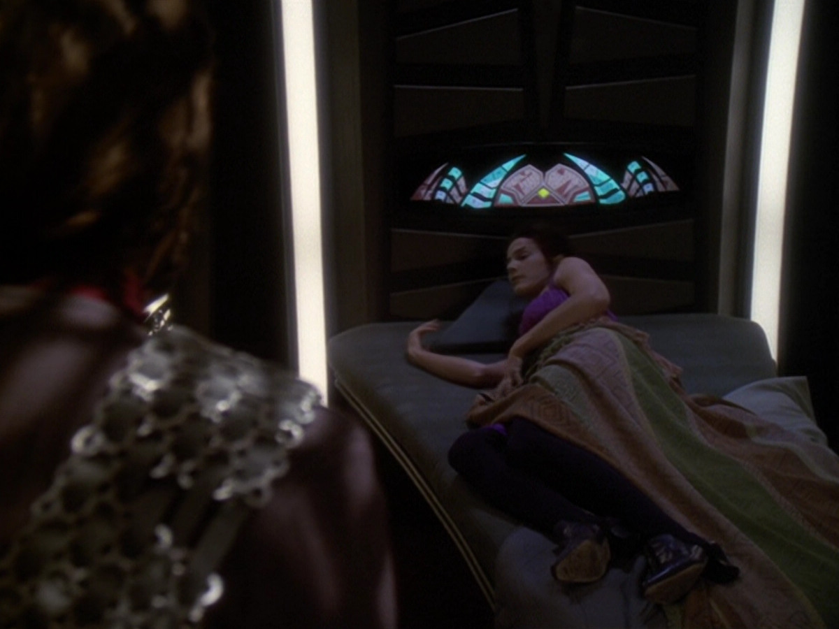 extant_StarTrek_DS9_6x07-YouAreCordiallyInvited_02580.jpg