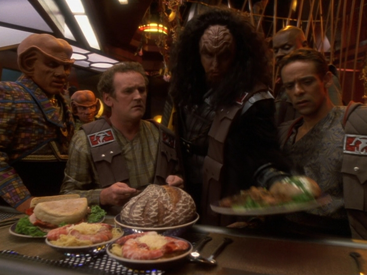 extant_StarTrek_DS9_6x07-YouAreCordiallyInvited_03065.jpg