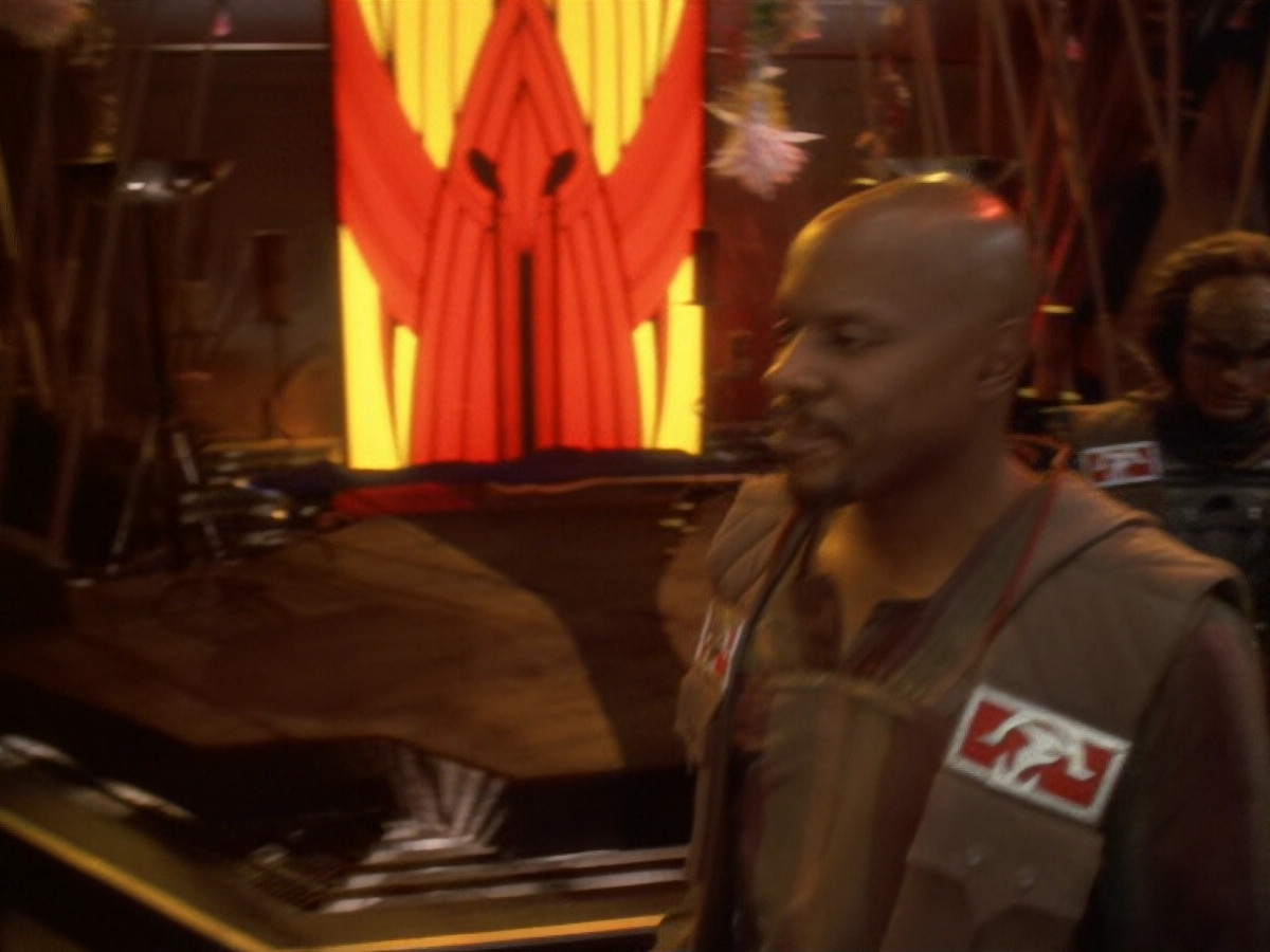 extant_StarTrek_DS9_6x07-YouAreCordiallyInvited_03109.jpg