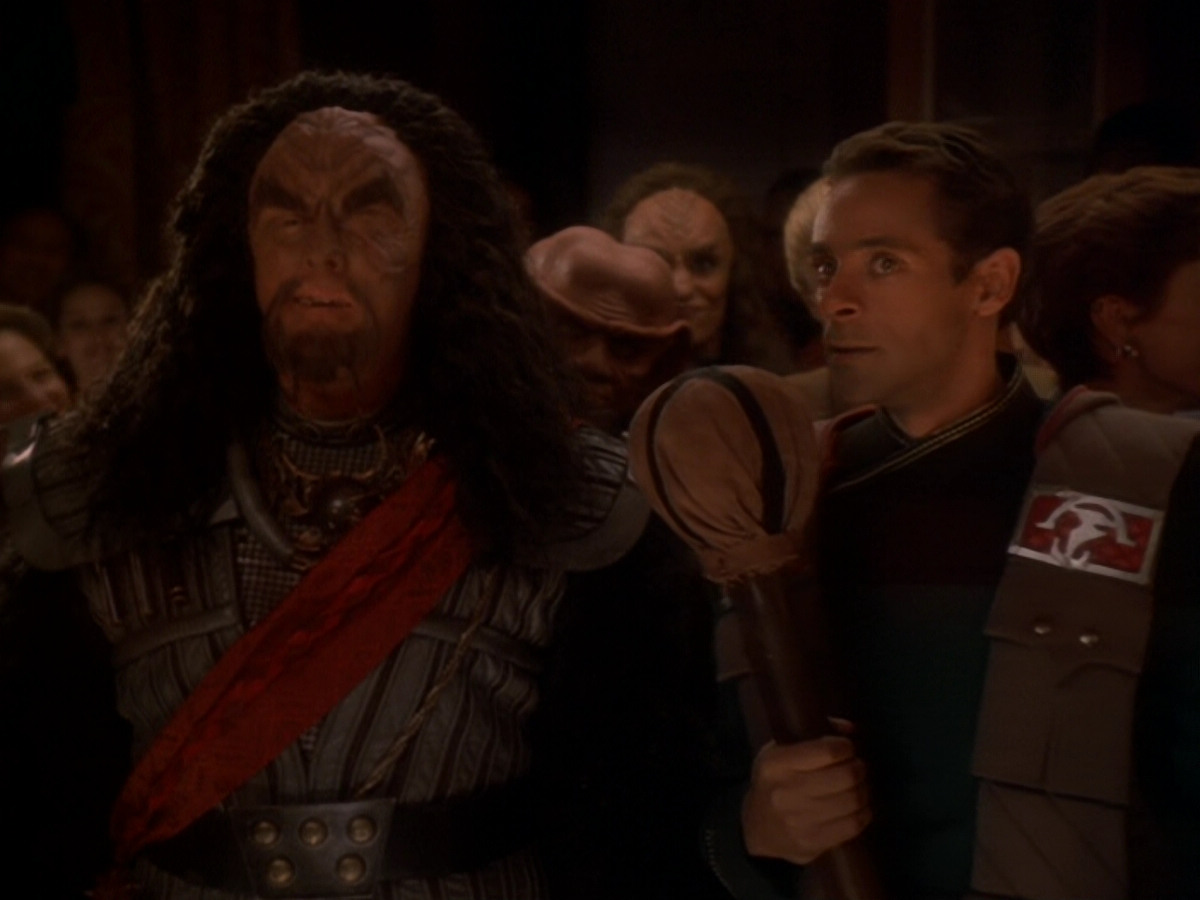extant_StarTrek_DS9_6x07-YouAreCordiallyInvited_03698.jpg