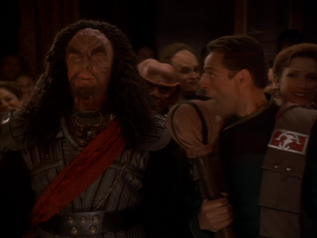 extant_StarTrek_DS9_6x07-YouAreCordiallyInvited_03699.jpg